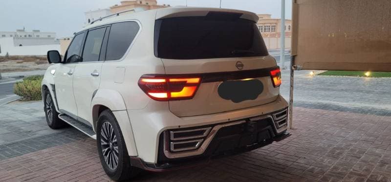 2015 Nissan Patrol thumbnail 2