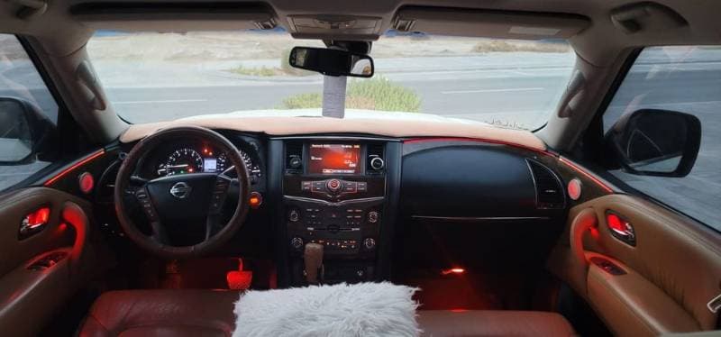 2015 Nissan Patrol thumbnail 3
