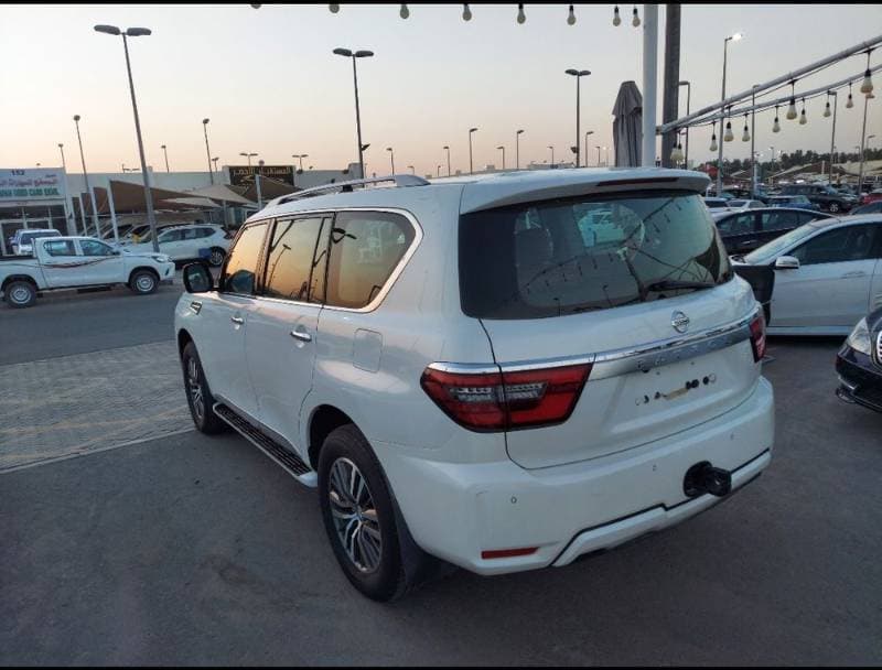 2020 Nissan Patrol thumbnail 3