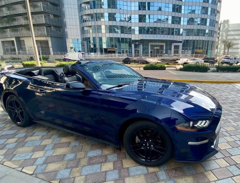 2018 Ford Mustang Convertible thumbnail 2