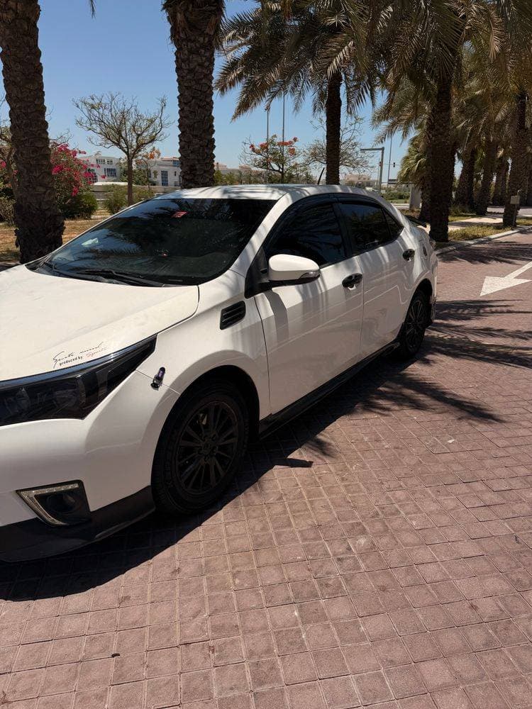 2015 Toyota Corolla thumbnail 4