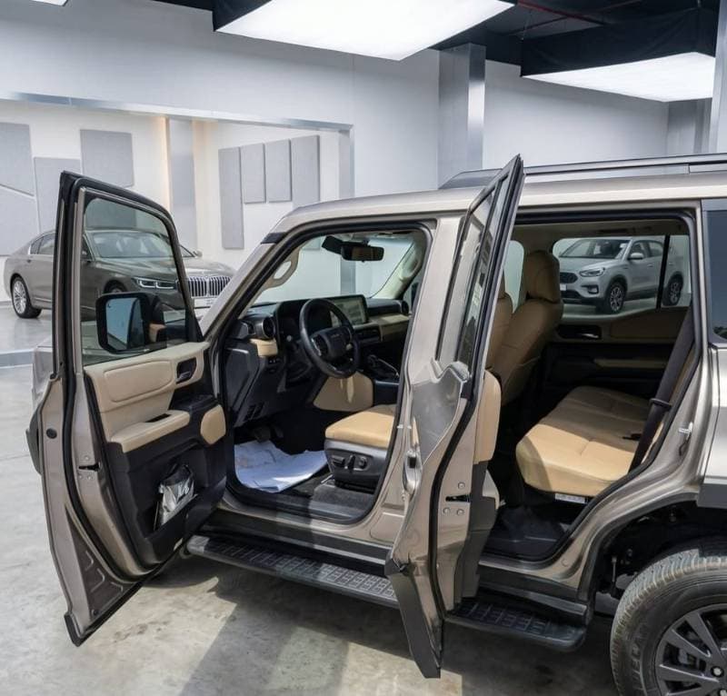 2025 Toyota Land Cruiser Prado thumbnail 2