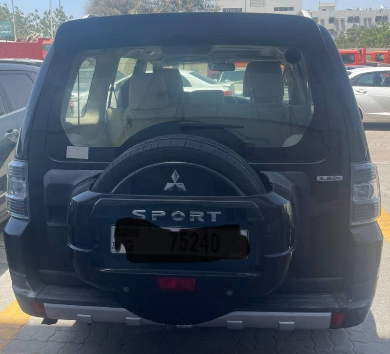 2008 Mitsubishi Pajero thumbnail 2