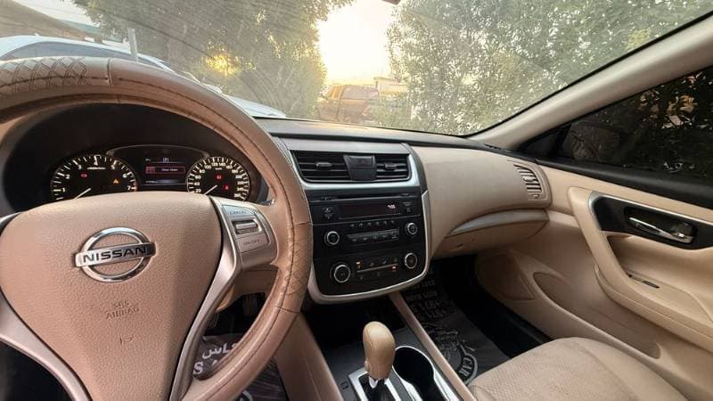 2018 Nissan Altima thumbnail 3
