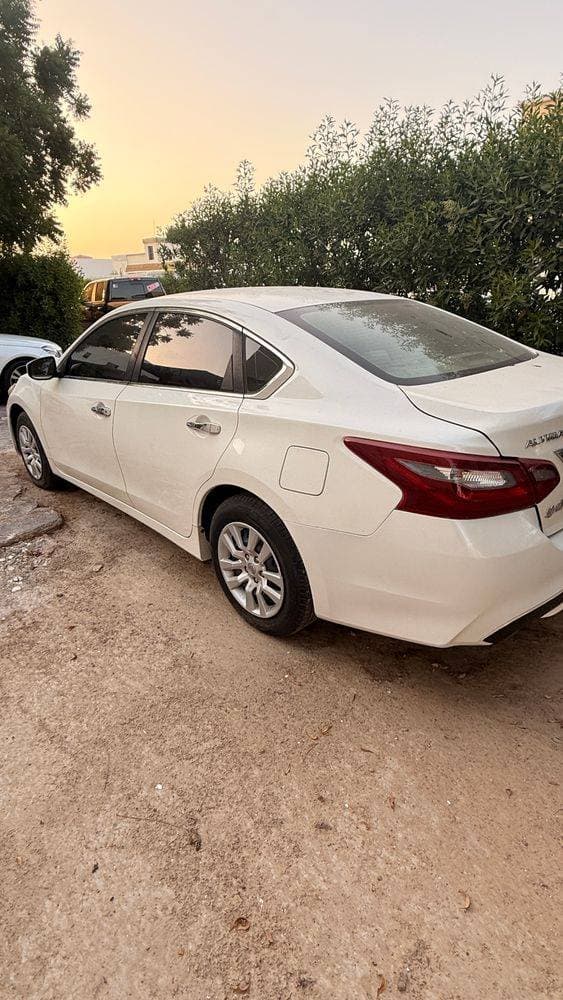 2018 Nissan Altima thumbnail 5