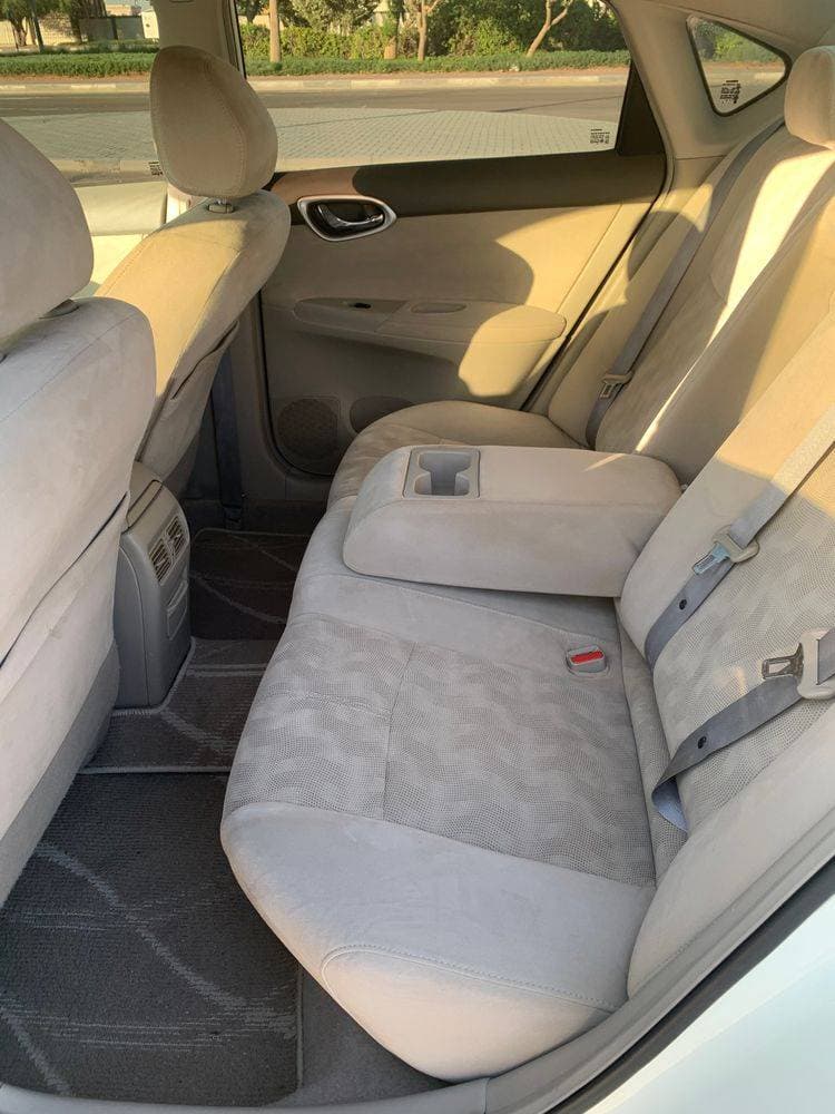 2014 Nissan Sentra thumbnail 3
