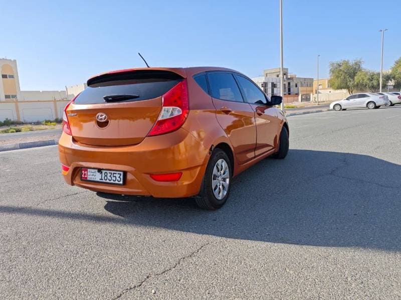 2016 Hyundai Accent thumbnail 2