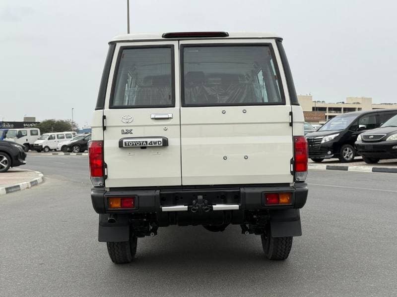 2025 Toyota Land Cruiser 70 LC76 LX thumbnail 6