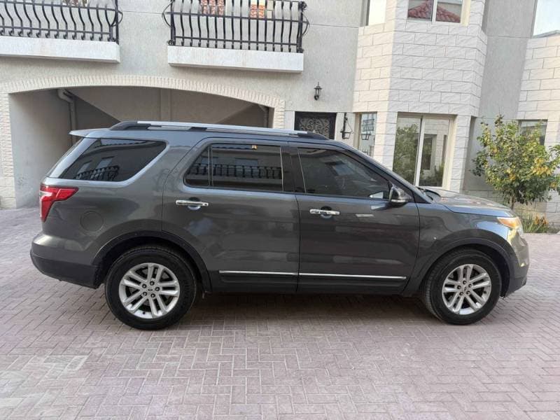 2015 Ford Explorer thumbnail 3