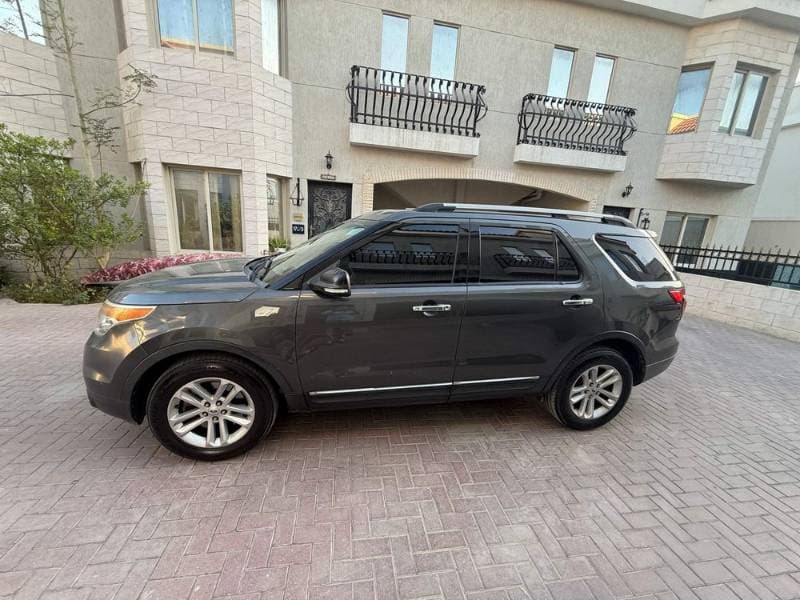 2015 Ford Explorer thumbnail 2