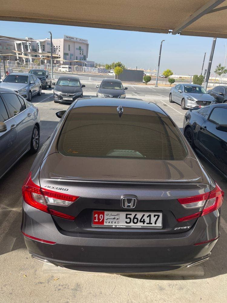 2019 Honda Accord thumbnail 2