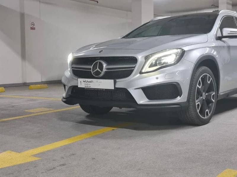 2020 Mercedes-Benz GLA thumbnail 2