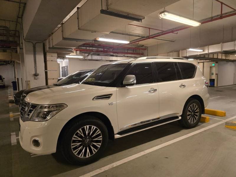 2017 Nissan Patrol thumbnail 3