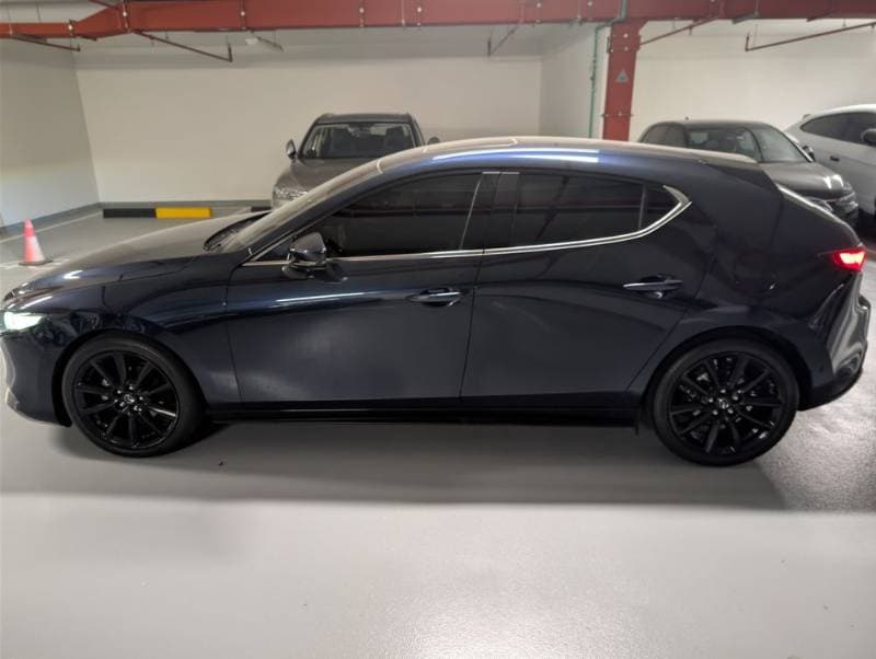 2021 Mazda 3 Hatchback thumbnail 5