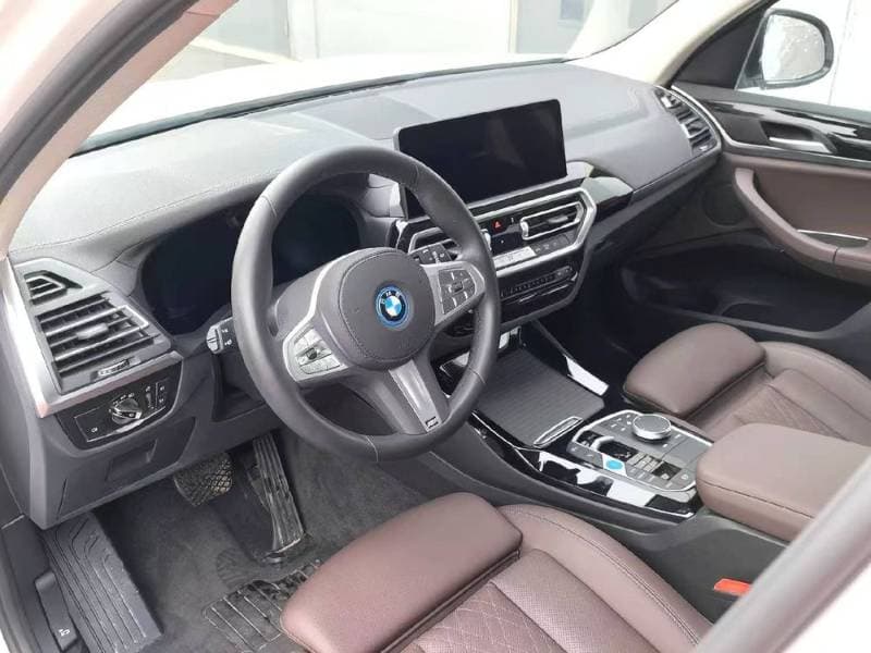 2024 BMW iX3 thumbnail 4