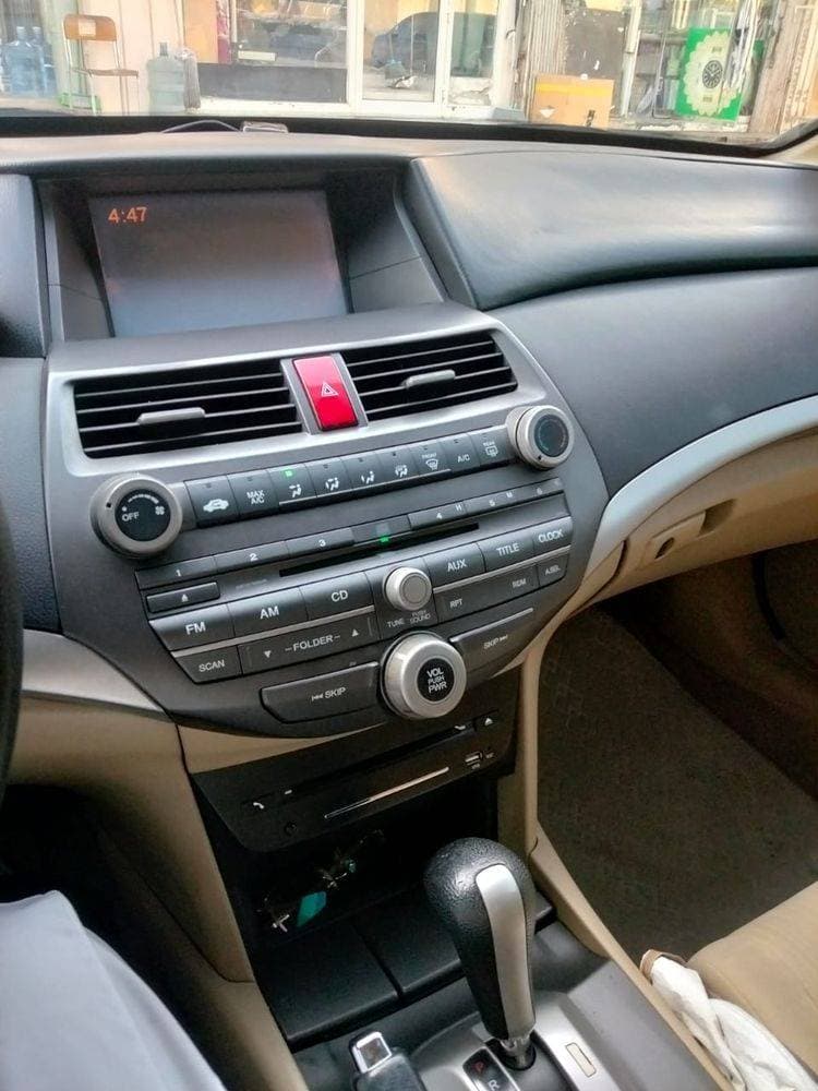 2012 Honda Accord thumbnail 4