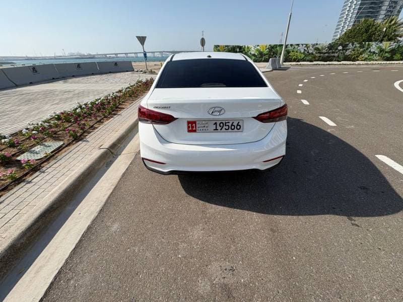 2019 Hyundai Accent thumbnail 3
