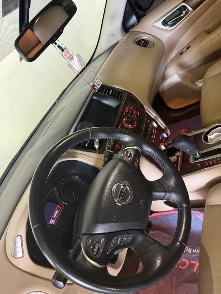2018 Nissan Pathfinder thumbnail 3