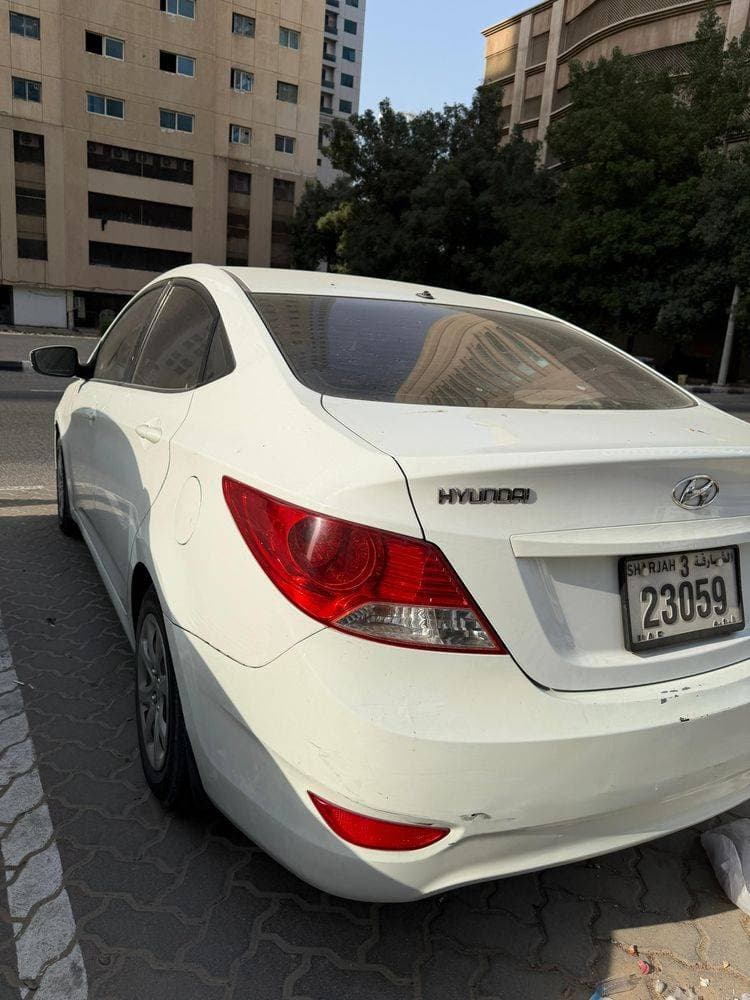 2012 Hyundai Accent thumbnail 4