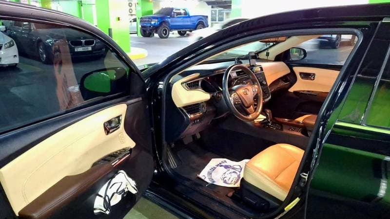 2014 Toyota Avalon thumbnail 2