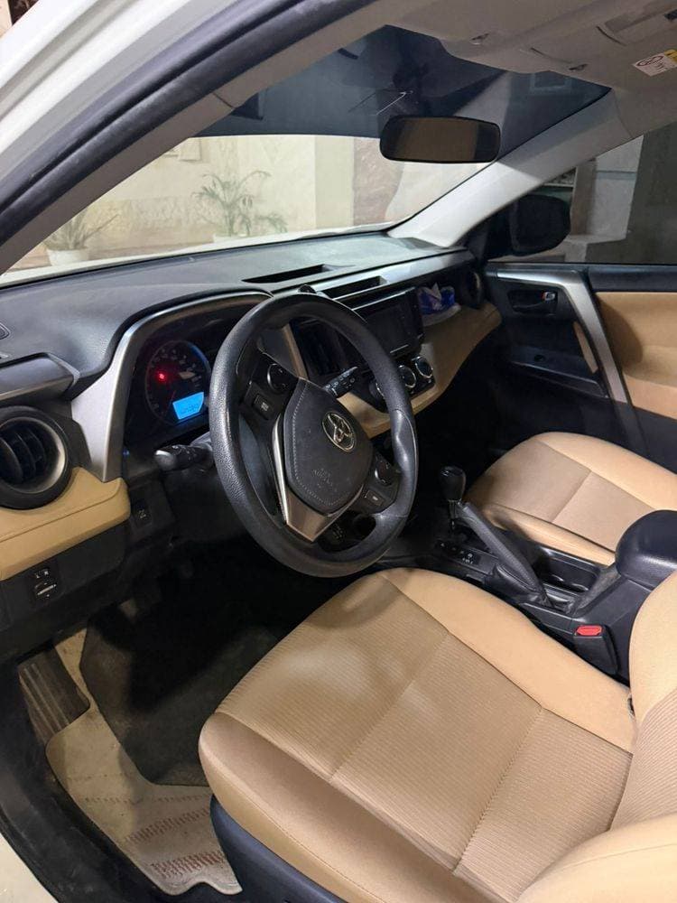 2018 Toyota Rav4 thumbnail 2