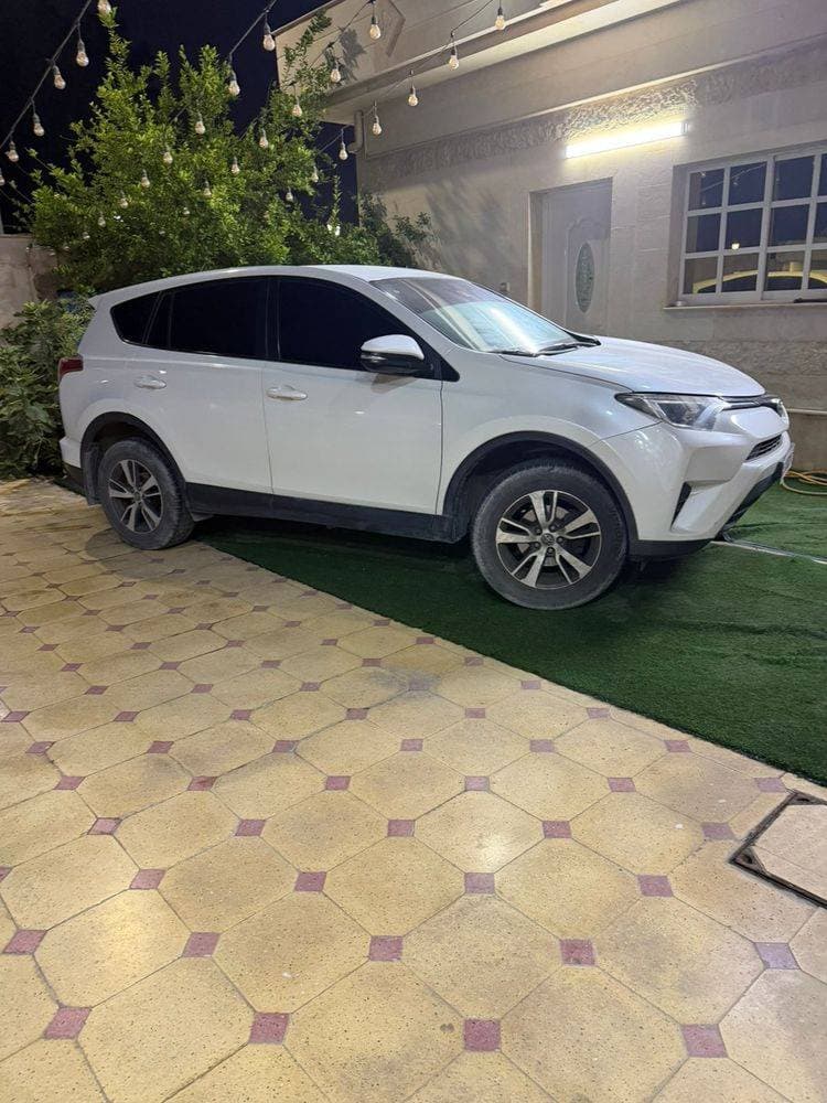 2018 Toyota Rav4 thumbnail 5