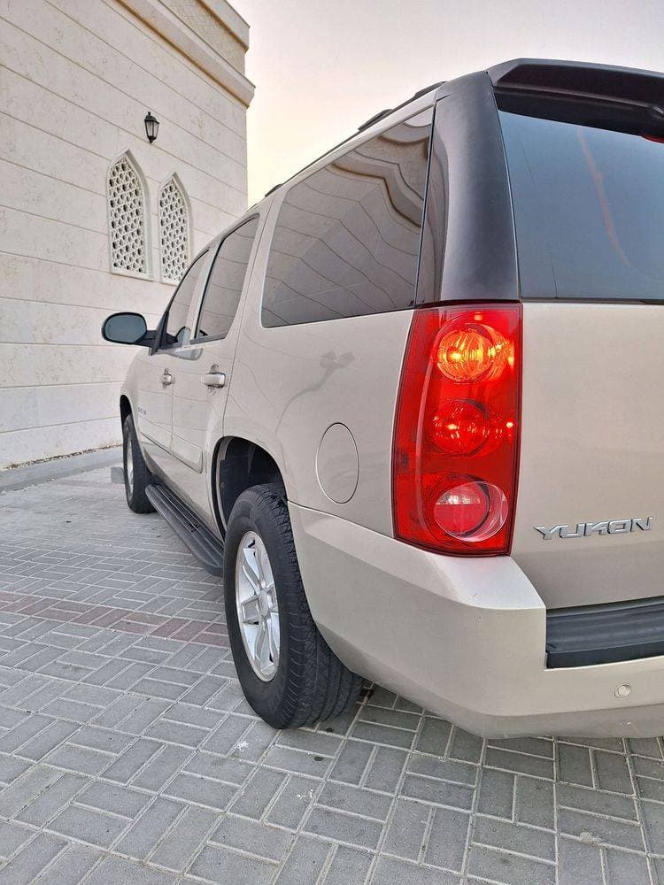 2008 GMC Yukon thumbnail 3