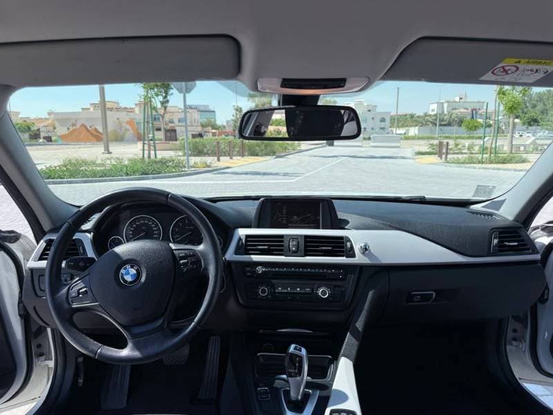2015 BMW 3 Series Sedan thumbnail 5