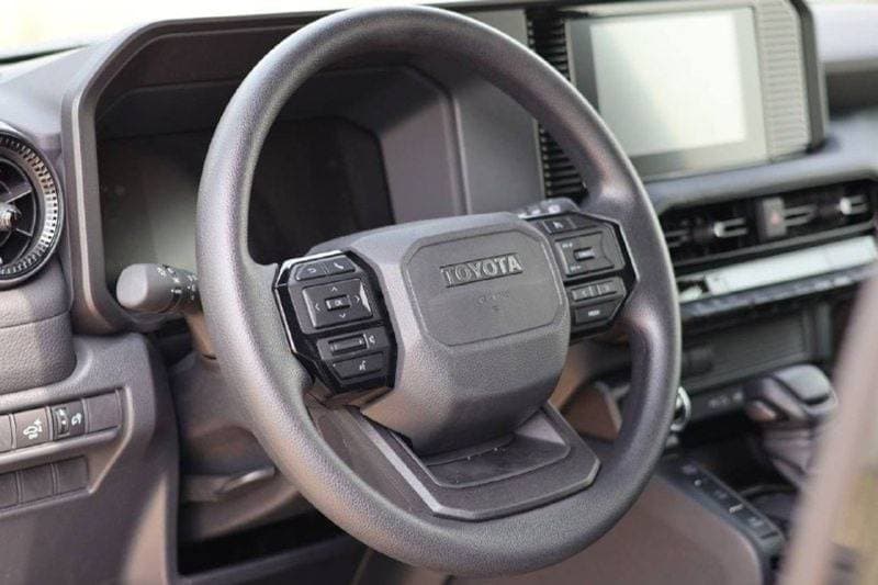 2025 Toyota Prado VXR thumbnail 7