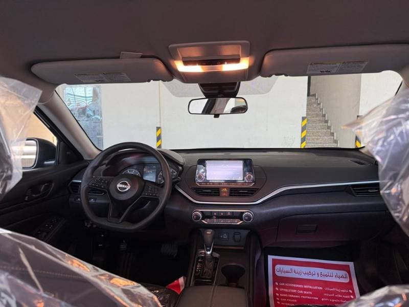 2024 Nissan Altima thumbnail 4