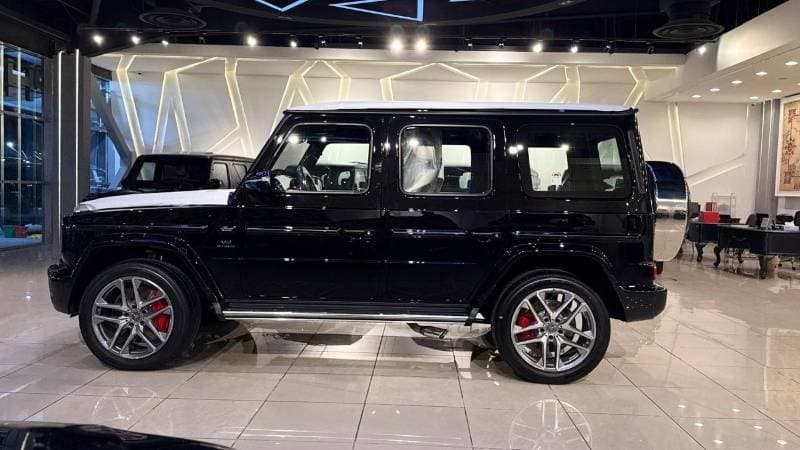 2026 Mercedes Benz G63 AMG STANDARD thumbnail 6