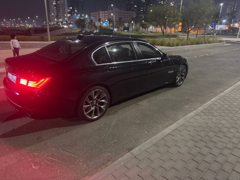 2015 BMW 7 Series thumbnail 3