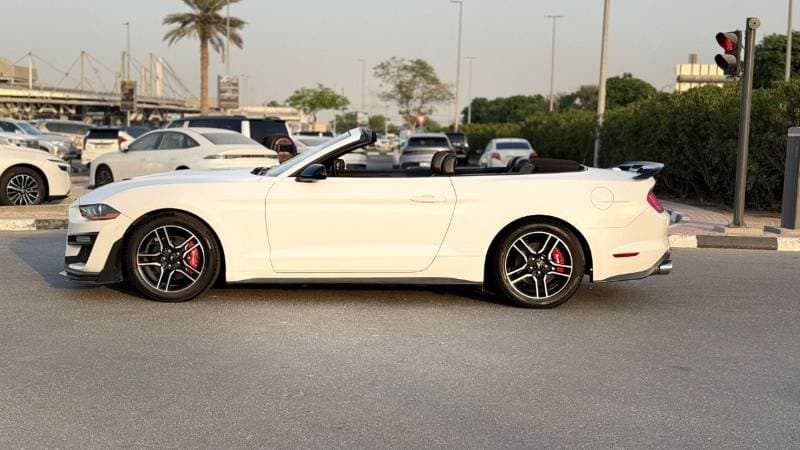 2021 Ford Mustang thumbnail 8