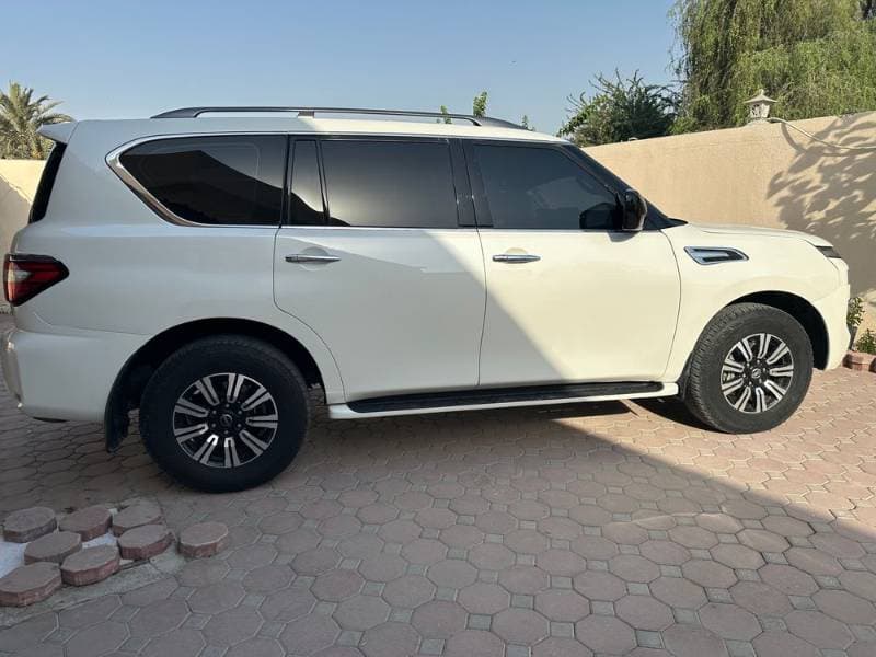 2022 Nissan Patrol thumbnail 3