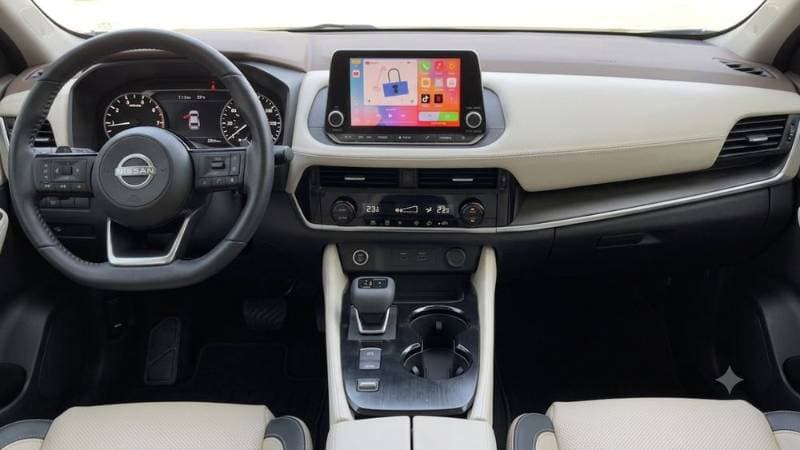 2023 Nissan Rogue thumbnail 2