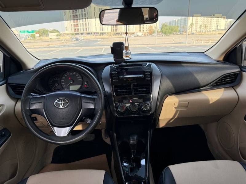 2022 Toyota Yaris Sedan thumbnail 2