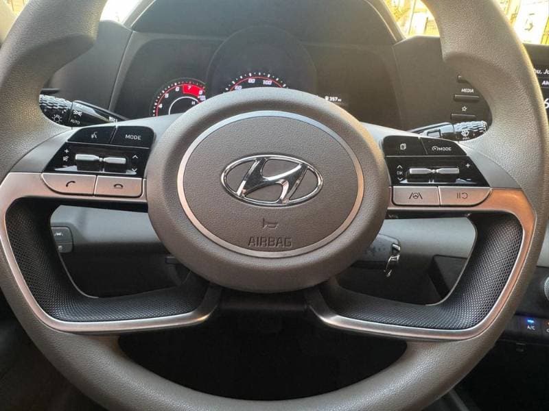 2021 Hyundai Elantra thumbnail 5