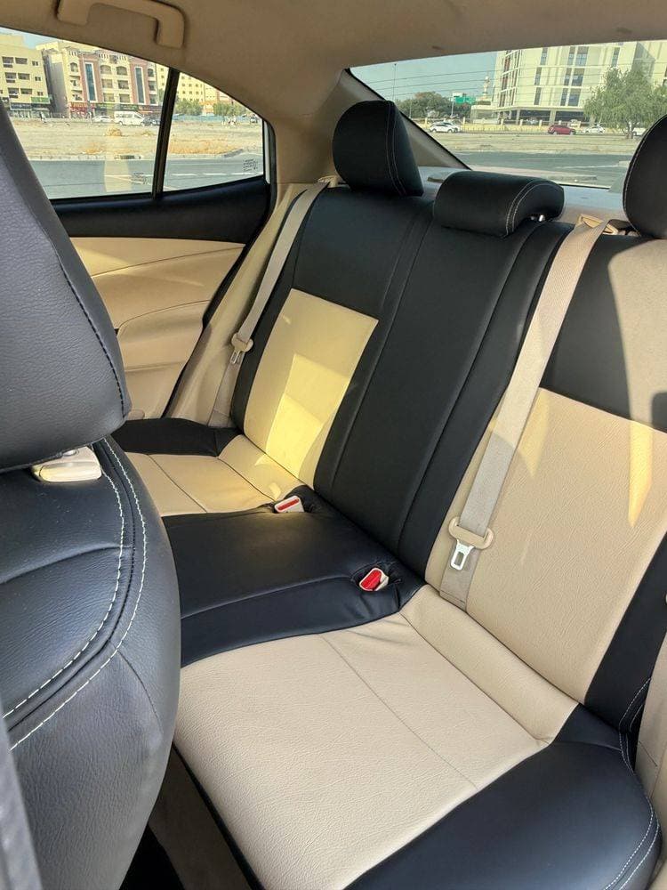 2022 Toyota Yaris Sedan thumbnail 3