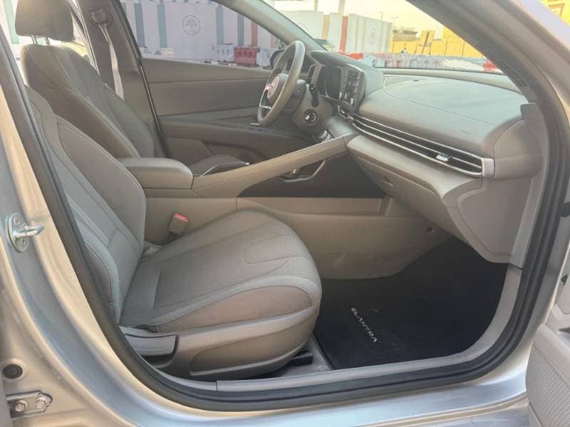 2021 Hyundai Elantra thumbnail 2