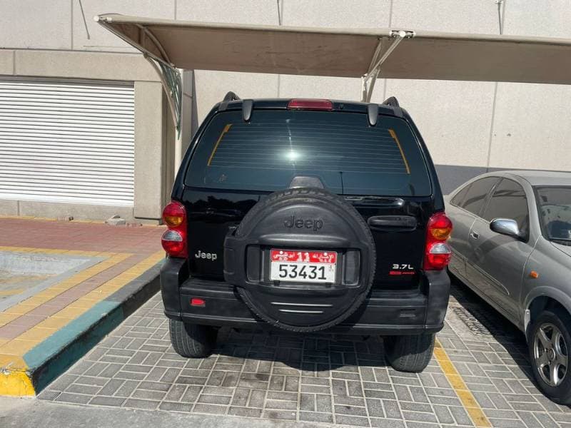2004 Jeep Liberty thumbnail 3