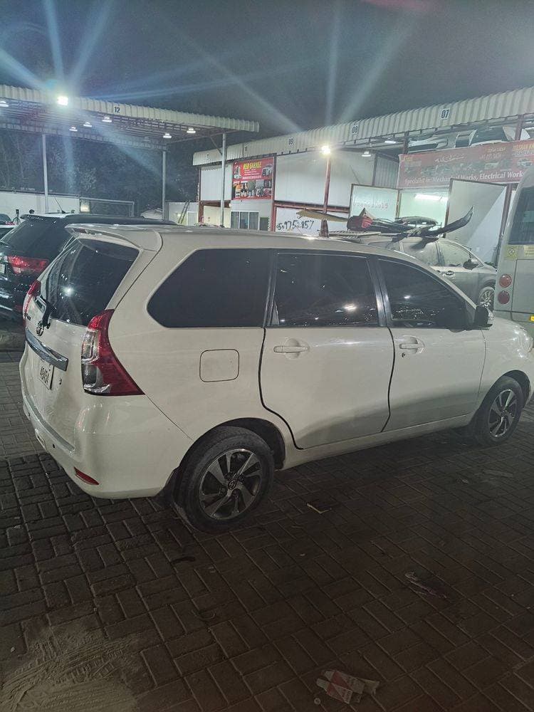 2017 Toyota Avanza thumbnail 4