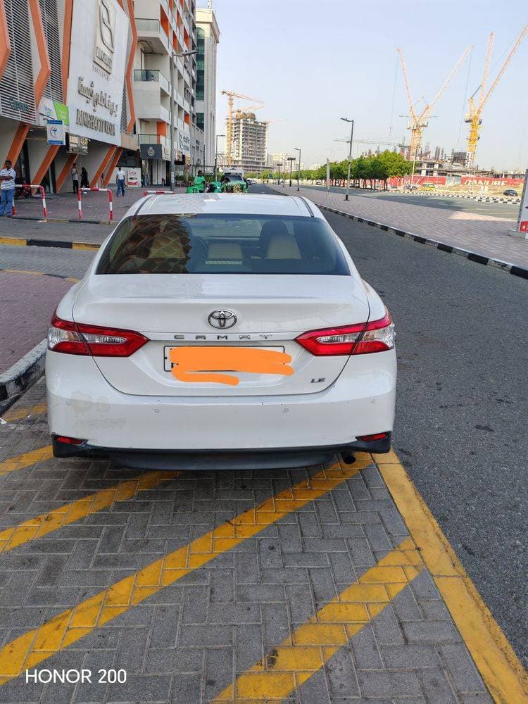 2018 Toyota Camry thumbnail 3