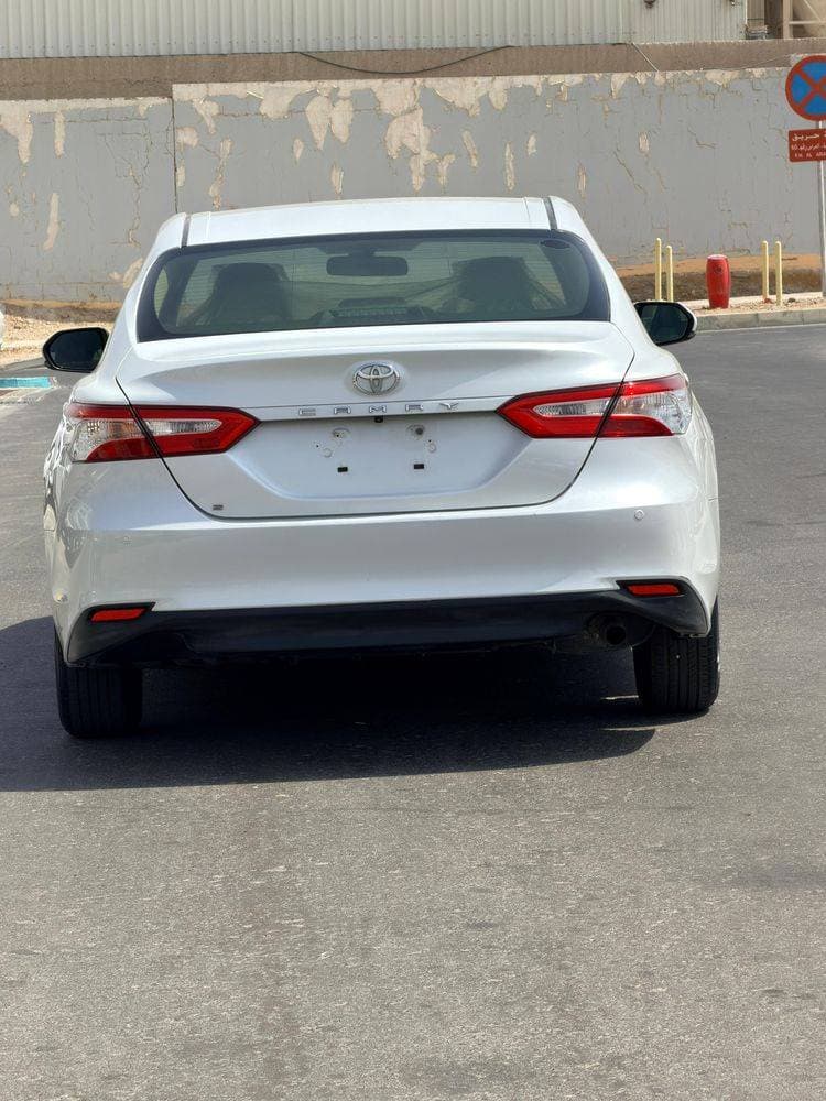 2019 Toyota Camry thumbnail 3