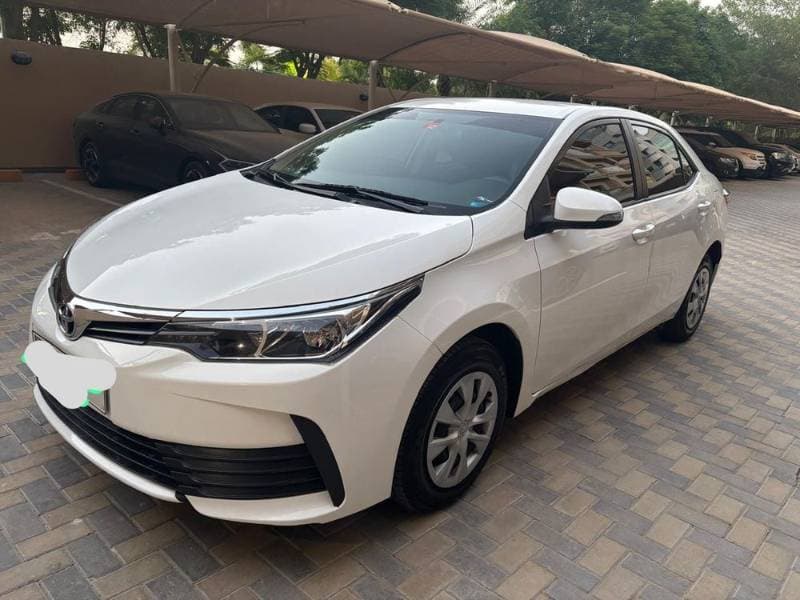 2019 Toyota Corolla thumbnail 3