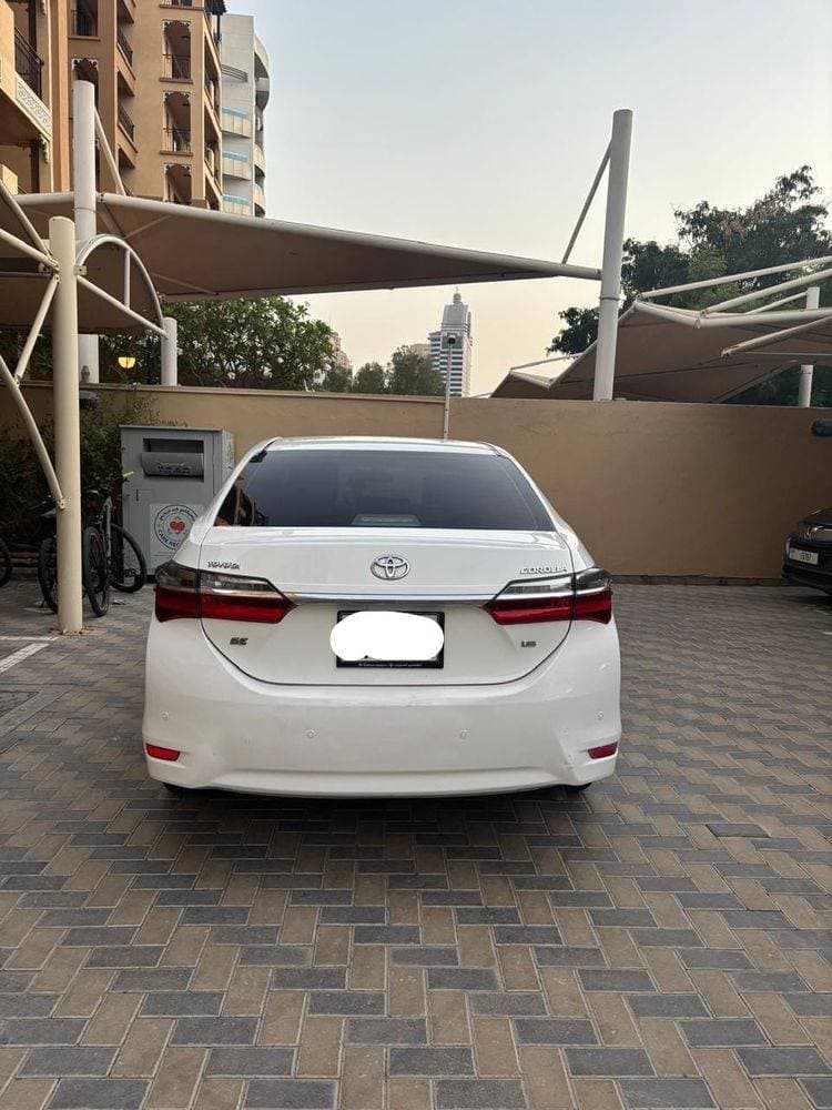 2019 Toyota Corolla thumbnail 2