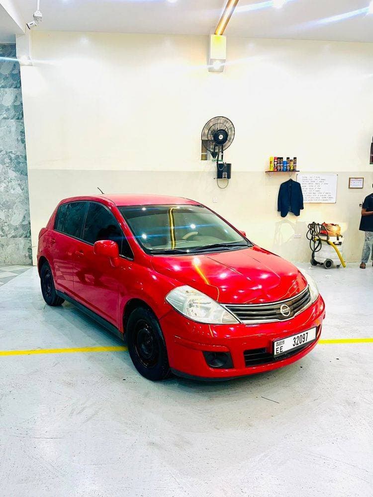 2011 Nissan Tiida thumbnail 4