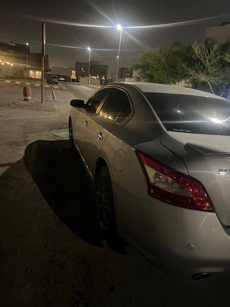 2011 Nissan Maxima thumbnail 2