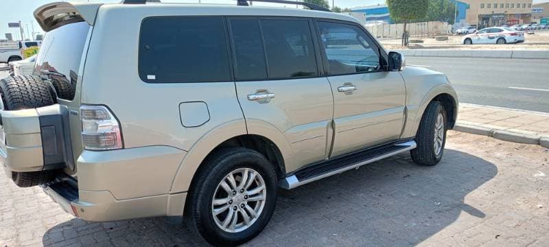 2013 Mitsubishi Pajero thumbnail 2