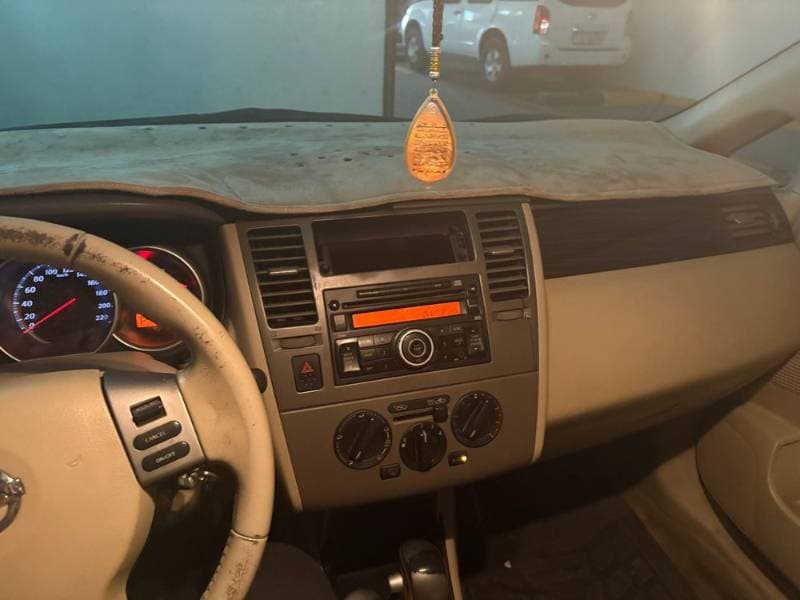 2011 Nissan Tiida thumbnail 4