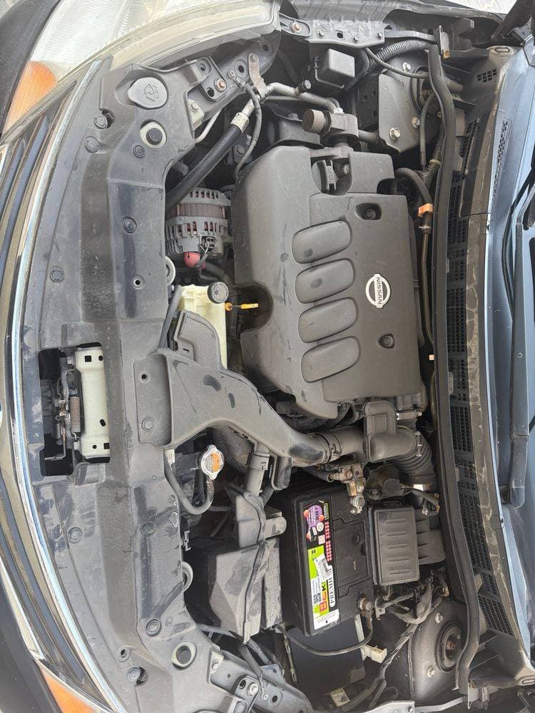 2011 Nissan Tiida thumbnail 3